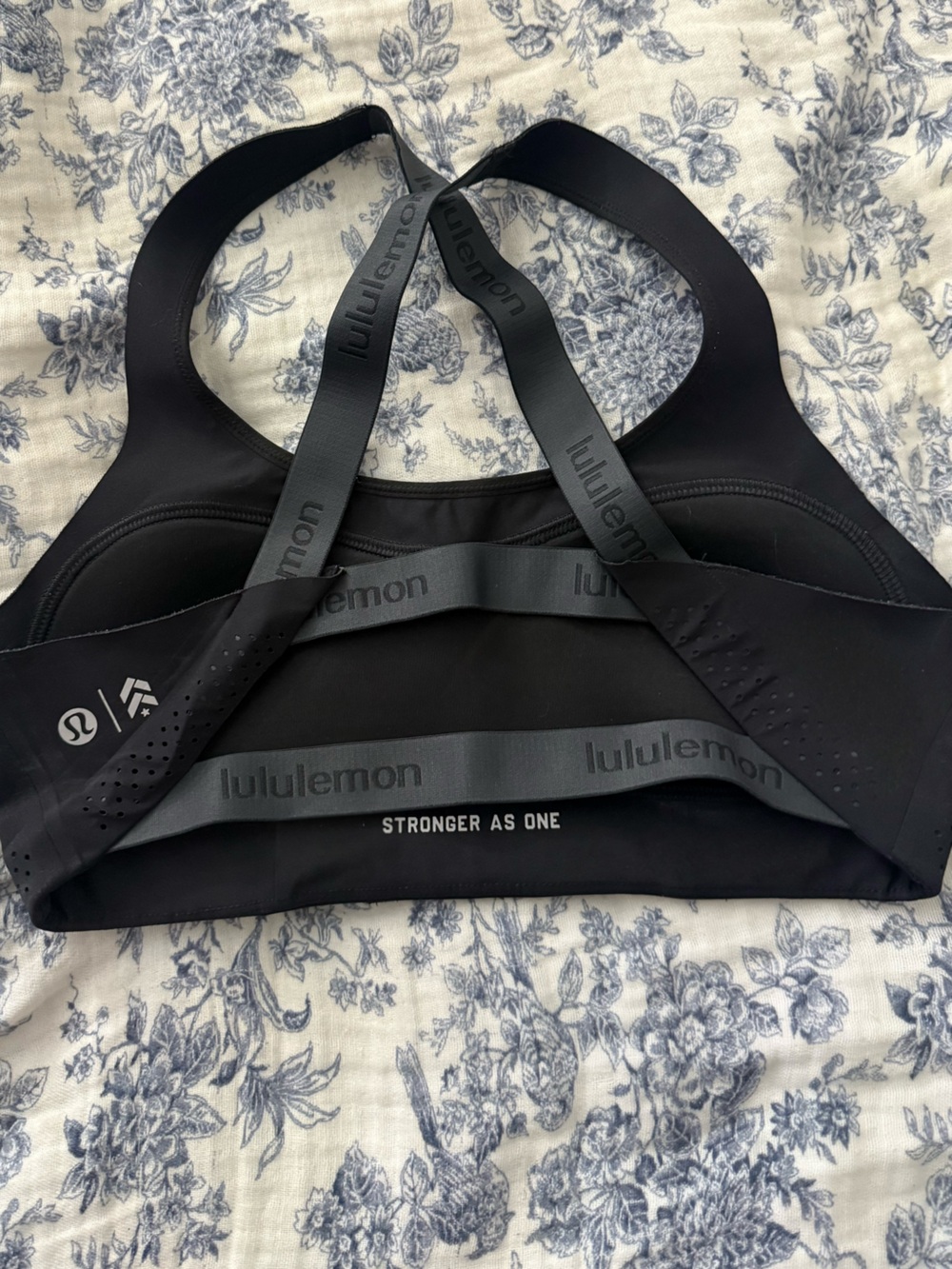 Lululemon Biker Shorts + Sports Bra Bundle – Size 6 / Small - Picture 11 of 12